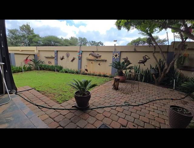 2 BEDROOM TOWNHOUSE FOR SALE IN ANNLIN